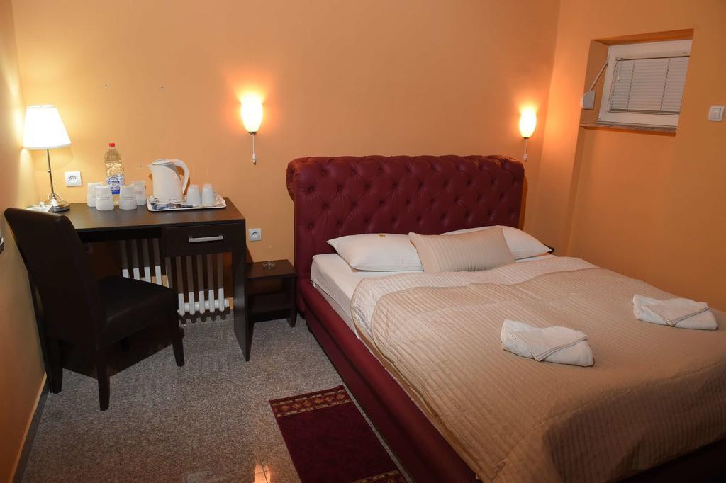 Apartment Inn Rooms Нови Сад Стая снимка