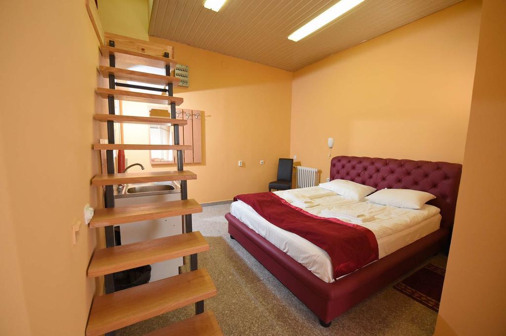 Apartment Inn Rooms Нови Сад Стая снимка