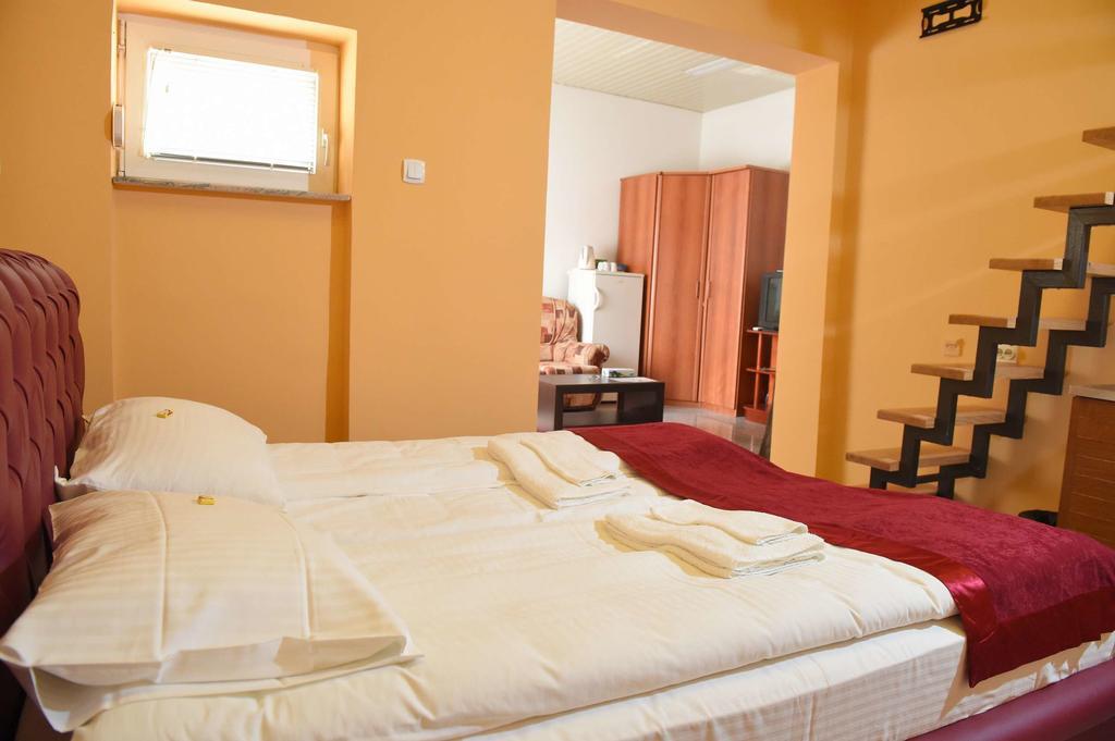 Apartment Inn Rooms Нови Сад Стая снимка